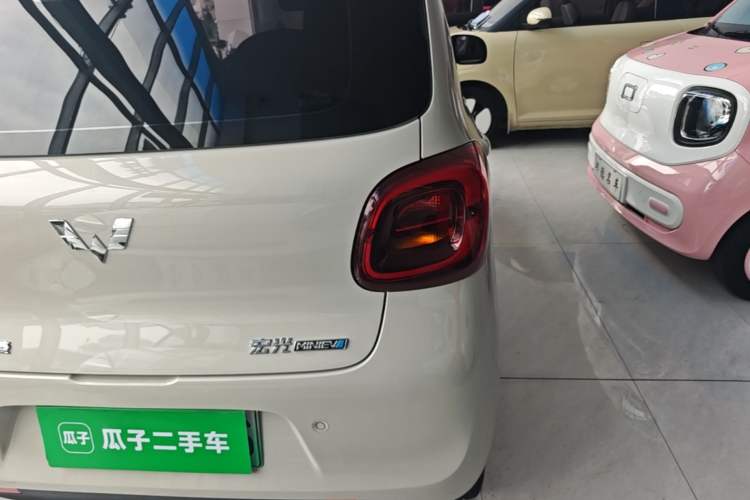 Used Wuling Hongguang MINIEV 2025 Four-Door Version Advanced Edition Right Rear Taillight