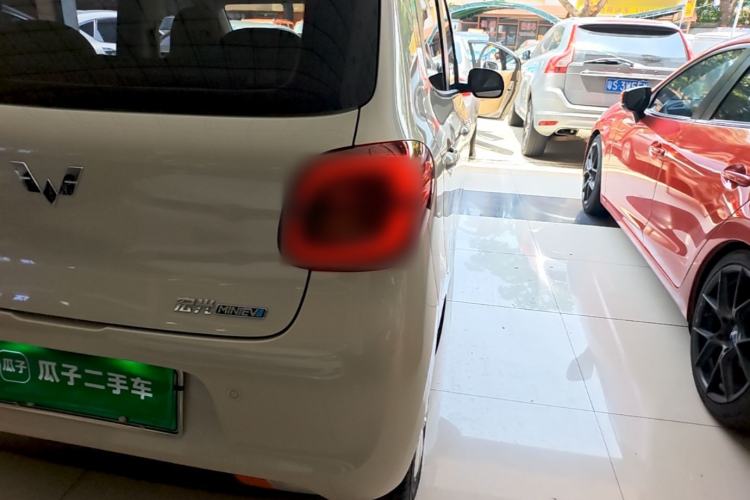 Used Wuling Hongguang MINIEV 2025 Four-Door Version Advanced Edition Right Rear Taillight