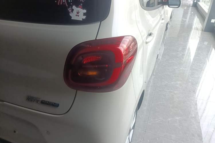 Used Wuling Hongguang MINIEV 2025 Four-Door Version Advanced Edition Right Rear Taillight