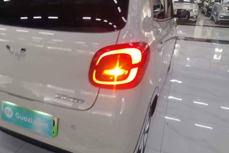Used Wuling Hongguang MINIEV 2025 Four-Door Version Zhenxiang+ Edition Right Rear Taillight