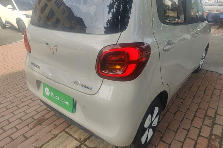 Used Wuling Hongguang MINIEV 2025 Four-Door Version Advanced Edition Right Rear Taillight