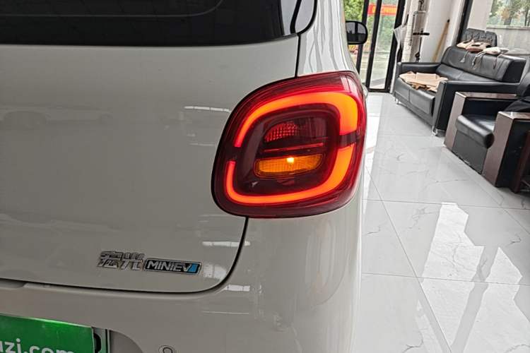 Used Wuling Hongguang MINIEV 2025 Four-Door Version Zhenxiang+ Edition Right Rear Taillight