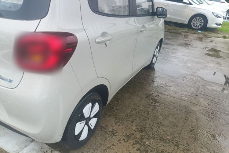Used Wuling Hongguang MINIEV 2025 Four-Door Version Advanced Edition Right Rear Taillight