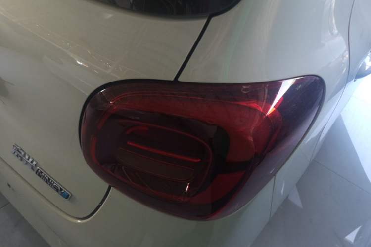 Used Wuling Hongguang MINIEV 2025 Four-Door Version Zhenxiang+ Edition Right Rear Taillight