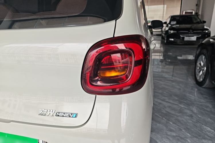 Used Wuling Hongguang MINIEV 2025 Four-Door Version Advanced Edition Right Rear Taillight