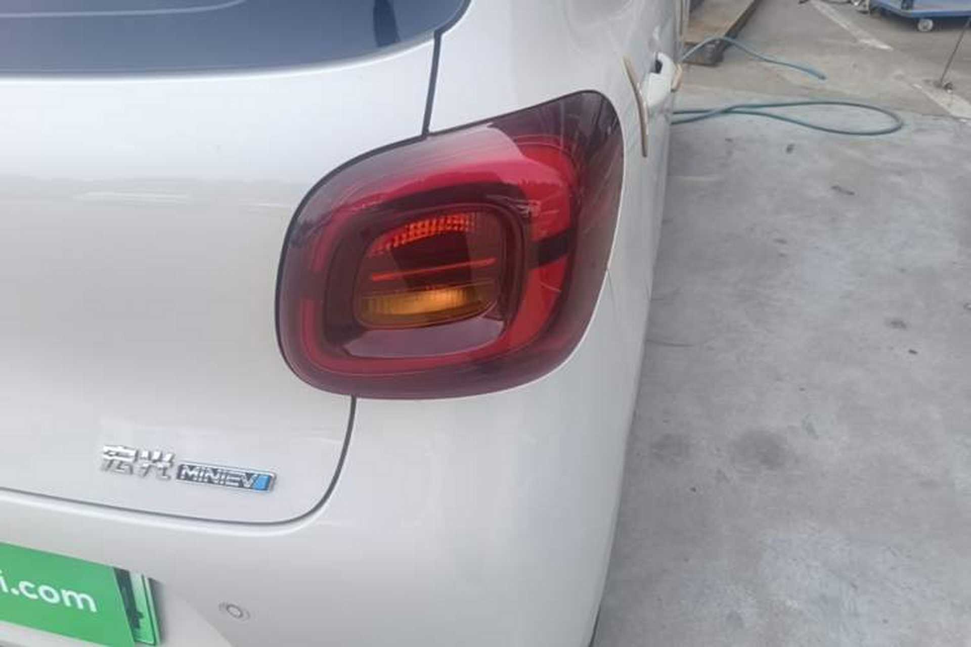 Used Wuling Hongguang MINIEV 2025 Four-Door Version Premium Edition Right Rear Taillight