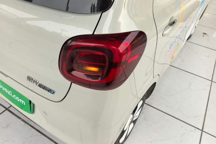 Used Wuling Hongguang MINIEV 2025 Four-Door Version Zhenxiang+ Edition Right Rear Taillight