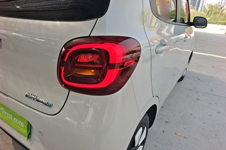 Used Wuling Hongguang MINIEV 2025 Four-Door Version Zhenxiang+ Edition Right Rear Taillight