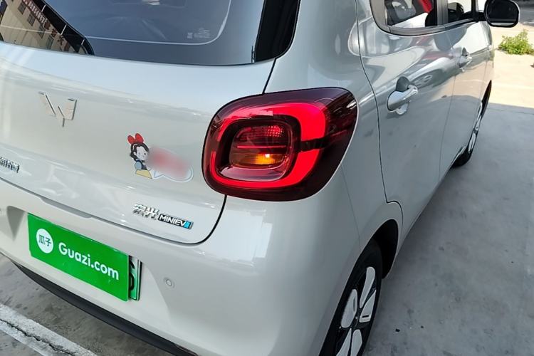 Used Wuling Hongguang MINIEV 2025 Four-Door Version Zhenxiang+ Edition Right Rear Taillight