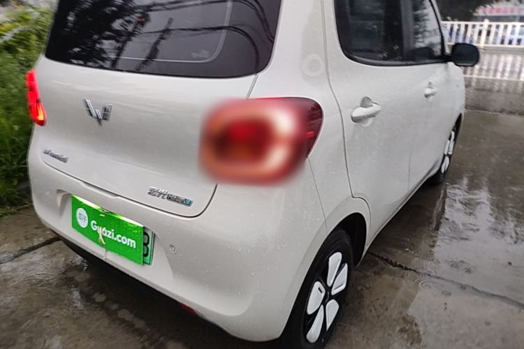 Used Wuling Hongguang MINIEV 2025 Four-Door Version Advanced Edition Right Rear Taillight