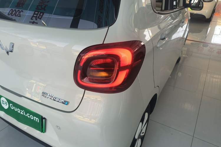 Used Wuling Hongguang MINIEV 2025 Four-Door Version Premium Edition Right Rear Taillight