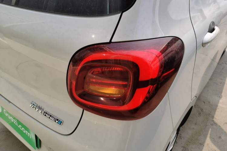 Used Wuling Hongguang MINIEV 2025 Four-Door Version Zhenxiang+ Edition Right Rear Taillight
