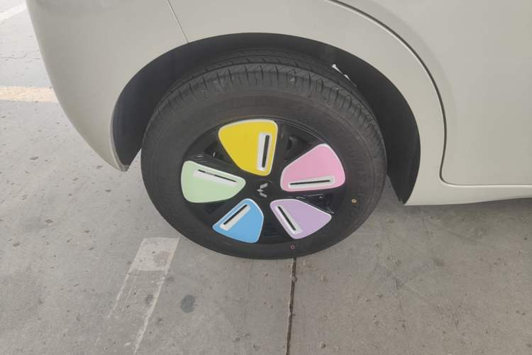Used Wuling Hongguang MINIEV 2025 Four-Door Version Zhenxiang+ Edition Right Rear Wheel Hub