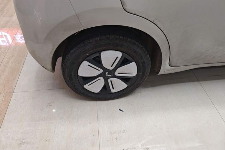 Used Wuling Hongguang MINIEV 2025 Four-Door Version Zhenxiang+ Edition Right Rear Wheel Hub