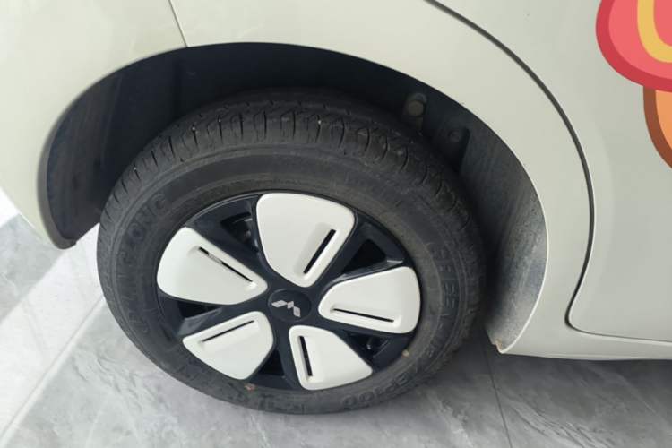 Used Wuling Hongguang MINIEV 2025 Four-Door Version Zhenxiang+ Edition Right Rear Wheel Hub