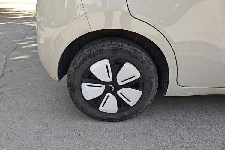 Used Wuling Hongguang MINIEV 2025 Four-Door Version Zhenxiang+ Edition Right Rear Wheel Hub