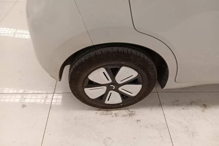 Used Wuling Hongguang MINIEV 2025 Four-Door Version Zhenxiang+ Edition Right Rear Wheel Hub