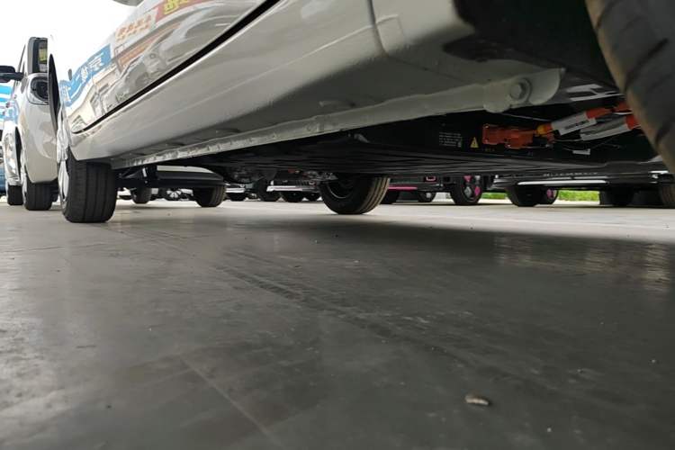 Used Wuling Hongguang MINIEV 2025 Four-Door Version Advanced Edition Right Side Sill