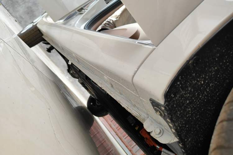 Used Wuling Hongguang MINIEV 2025 Four-Door Version Advanced Edition Right Side Sill
