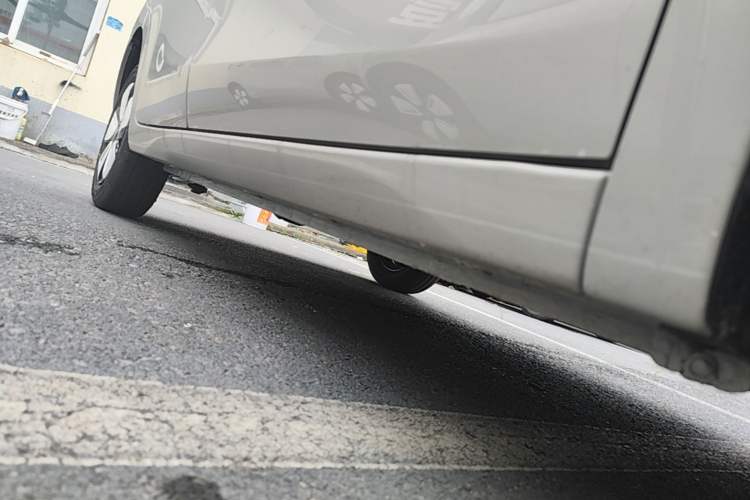 Used Wuling Hongguang MINIEV 2025 Four-Door Version Advanced Edition Right Side Sill