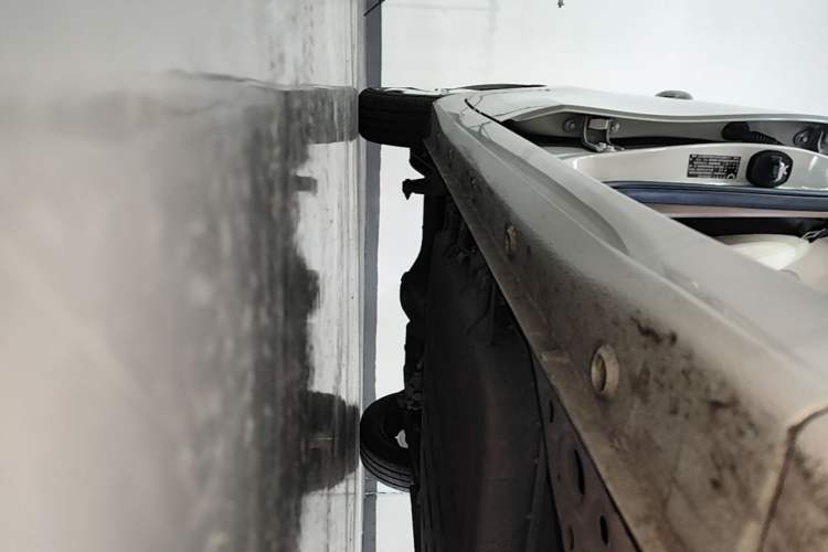 Used Wuling Hongguang MINIEV 2025 Four-Door Version Premium Edition Right Side Sill