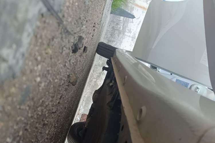 Used Wuling Hongguang MINIEV 2025 Four-Door Version Advanced Edition Right Side Sill