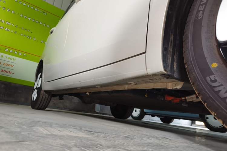 Used Wuling Hongguang MINIEV 2025 Four-Door Version Advanced Edition Right Side Sill