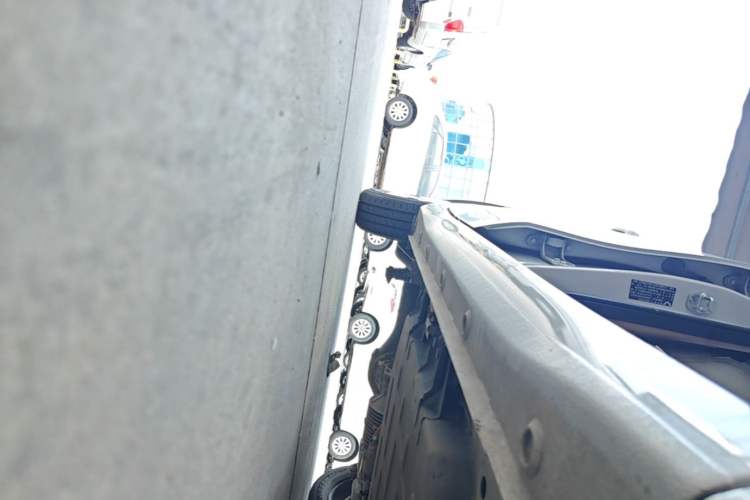 Used Wuling Hongguang MINIEV 2025 Four-Door Version Advanced Edition Right Side Sill