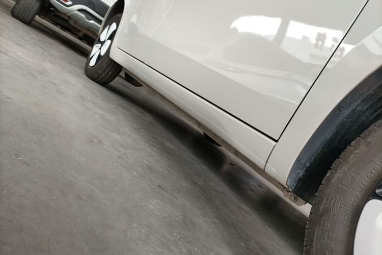 Used Wuling Hongguang MINIEV 2025 Four-Door Version Premium Edition Right Side Sill