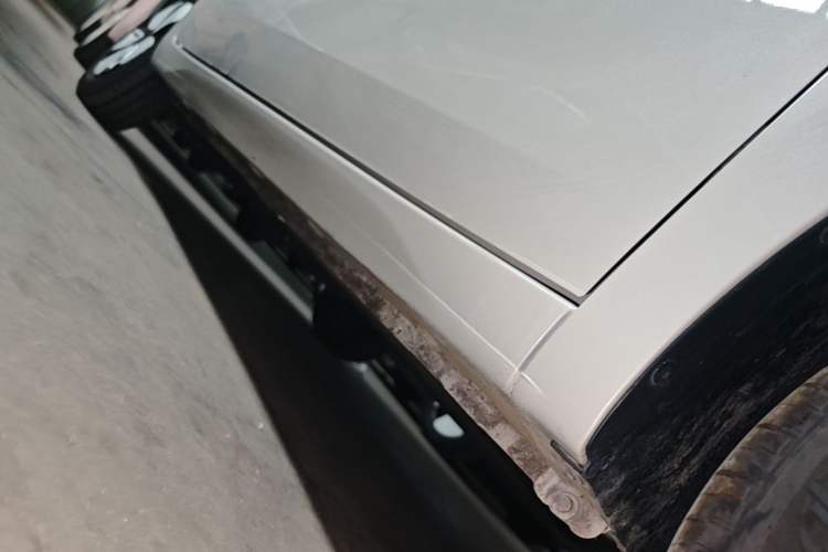 Used Wuling Hongguang MINIEV 2025 Four-Door Version Advanced Edition Right Side Sill