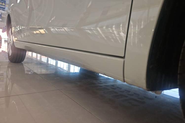 Used Wuling Hongguang MINIEV 2025 Four-Door Version Advanced Edition Right Side Sill
