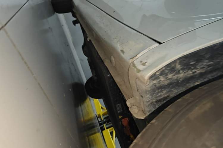 Used Wuling Hongguang MINIEV 2025 Four-Door Version Advanced Edition Right Side Sill
