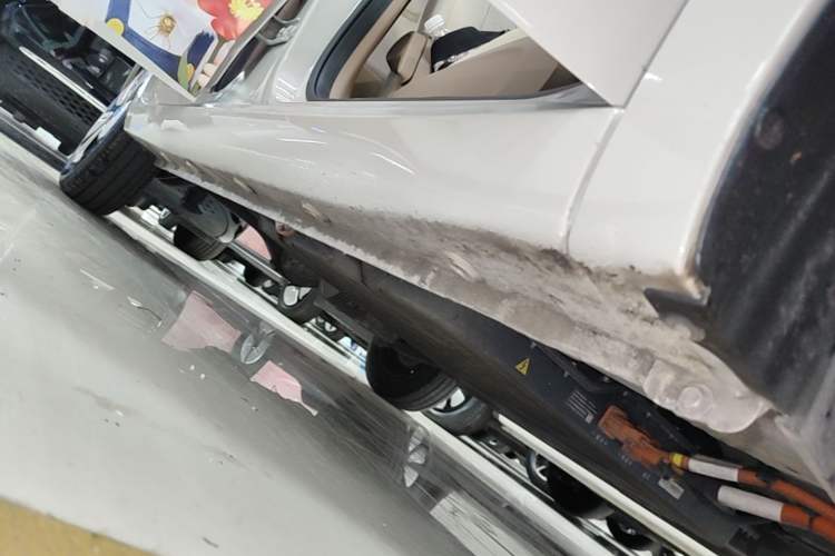 Used Wuling Hongguang MINIEV 2025 Four-Door Version Advanced Edition Right Side Sill
