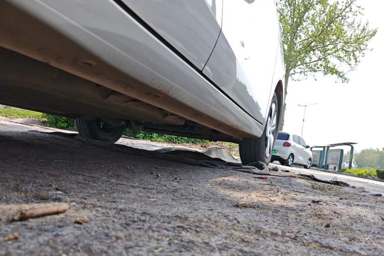 Used Wuling Hongguang MINIEV 2025 Four-Door Version Advanced Edition Right Side Sill