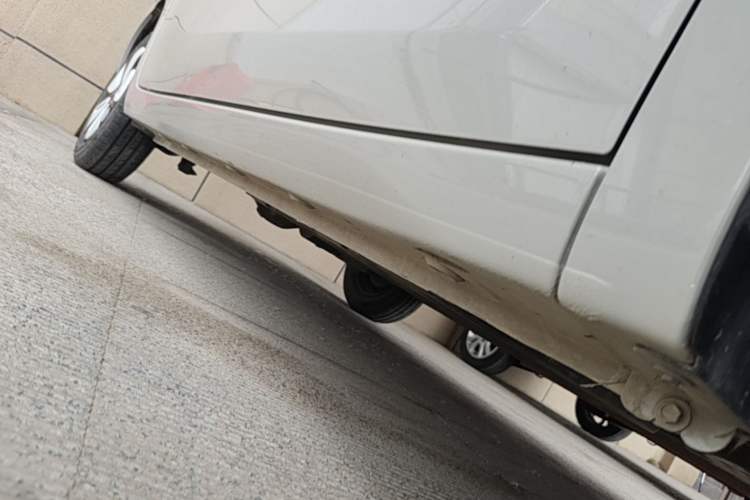 Used Wuling Hongguang MINIEV 2025 Four-Door Version Advanced Edition Right Side Sill