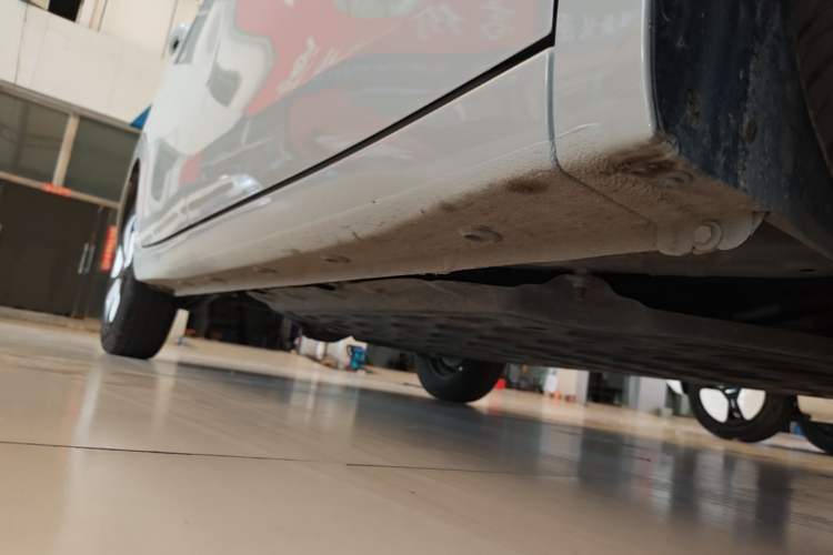 Used Wuling Hongguang MINIEV 2025 Four-Door Version Advanced Edition Right Side Sill