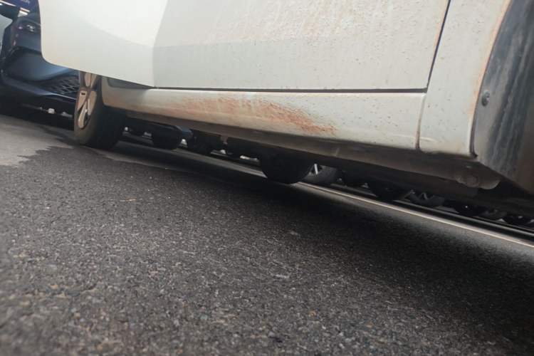 Used Wuling Hongguang MINIEV 2025 Four-Door Version Advanced Edition Right Side Sill
