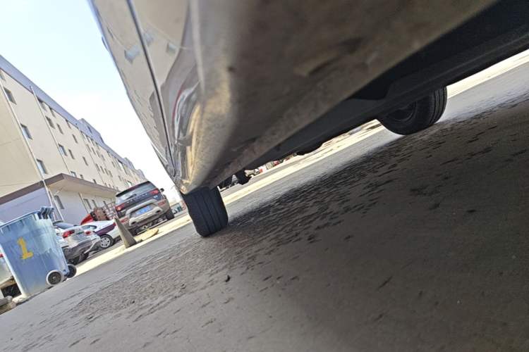 Used Wuling Hongguang MINIEV 2025 Four-Door Version Advanced Edition Right Side Sill