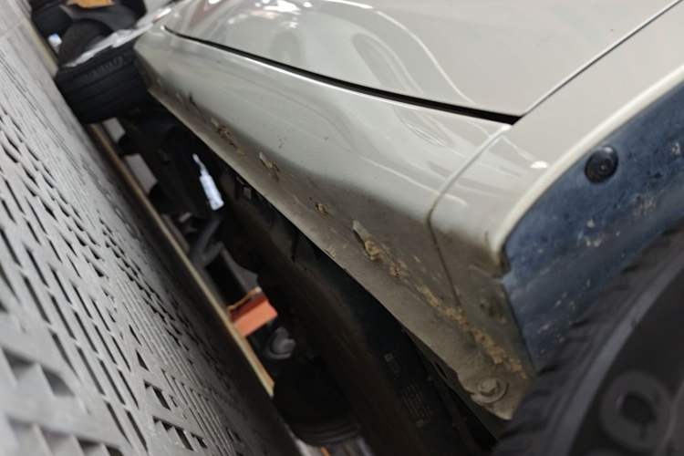 Used Wuling Hongguang MINIEV 2025 Four-Door Version Advanced Edition Right Side Sill
