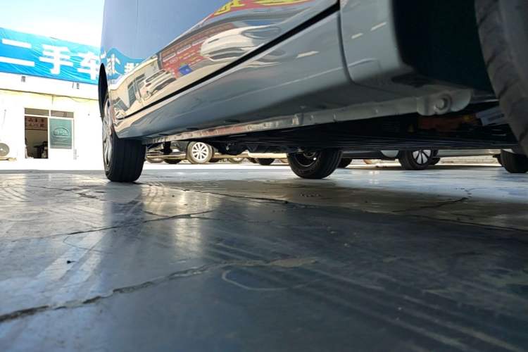 Used Wuling Hongguang MINIEV 2025 Four-Door Version Advanced Edition Right Side Sill