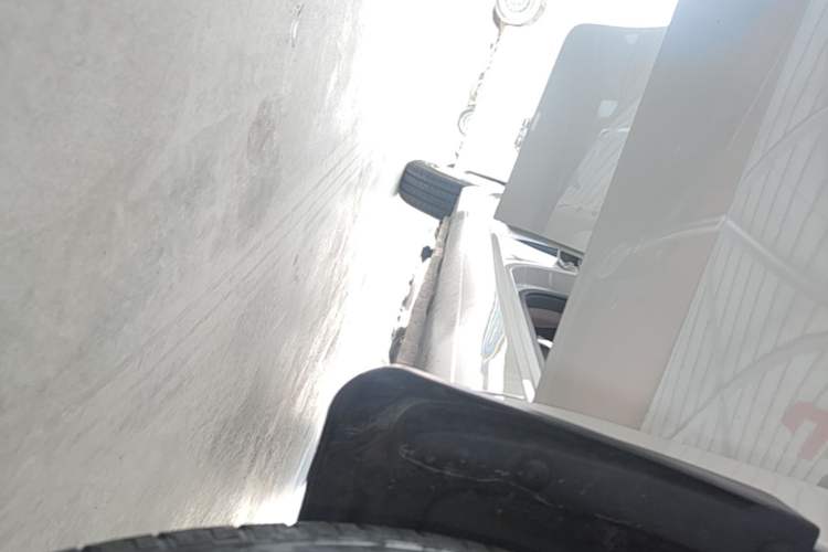 Used Wuling Hongguang MINIEV 2025 Four-Door Version Premium Edition Right Side Sill
