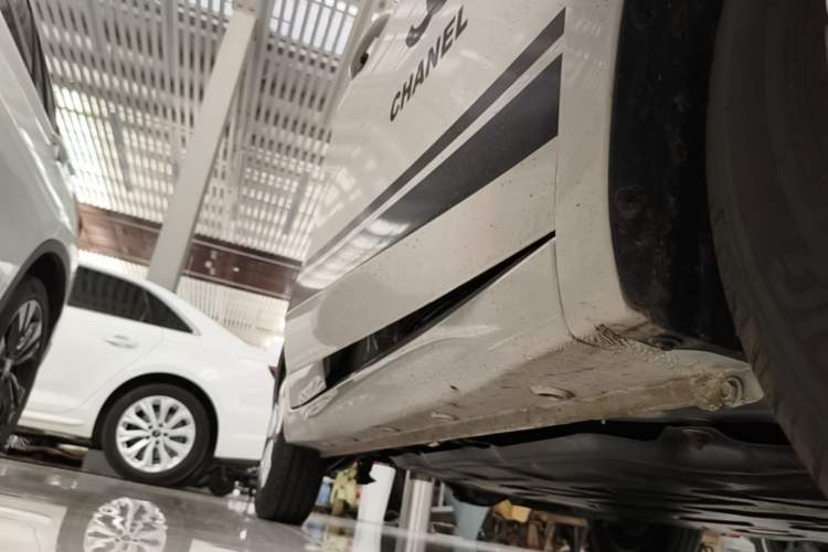 Used Wuling Hongguang MINIEV 2025 Four-Door Version Advanced Edition Right Side Sill