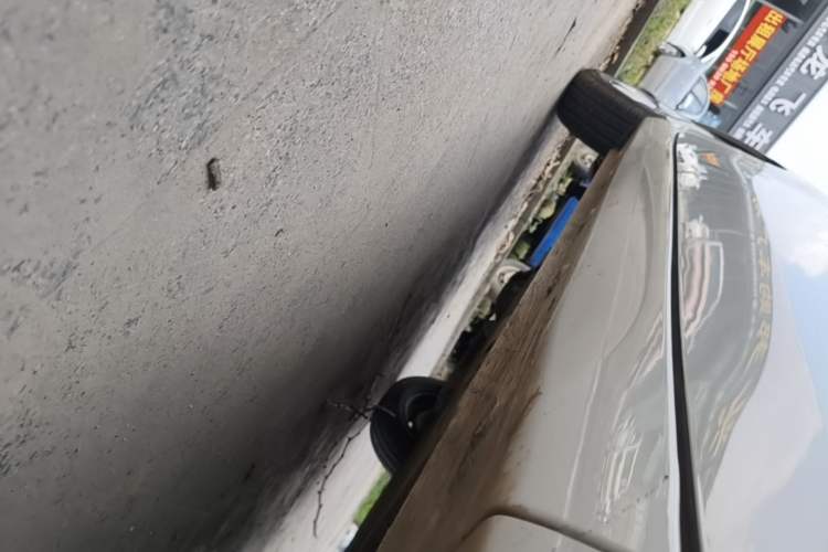 Used Wuling Hongguang MINIEV 2025 Four-Door Version Advanced Edition Right Side Sill