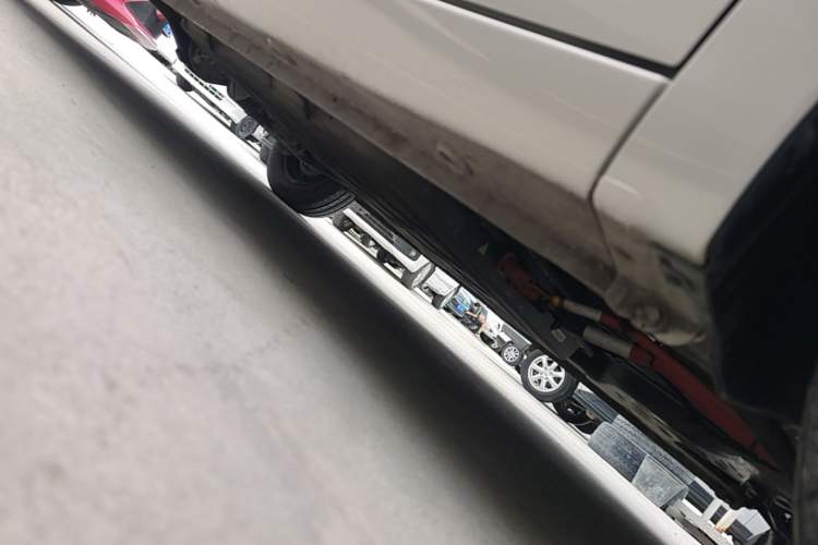 Used Wuling Hongguang MINIEV 2025 Four-Door Version Advanced Edition Right Side Sill