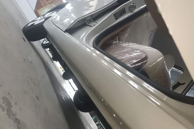 Used Wuling Hongguang MINIEV 2025 Four-Door Version Advanced Edition Right Side Sill
