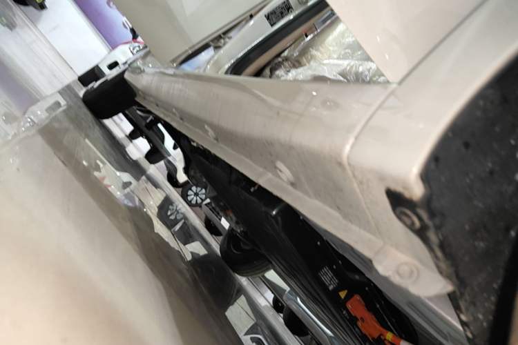 Used Wuling Hongguang MINIEV 2025 Four-Door Version Advanced Edition Right Side Sill