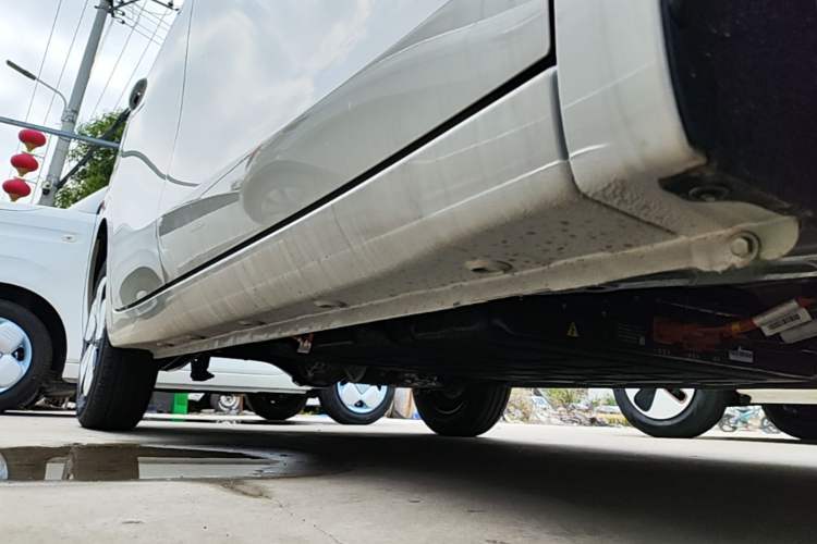 Used Wuling Hongguang MINIEV 2025 Four-Door Version Advanced Edition Right Side Sill