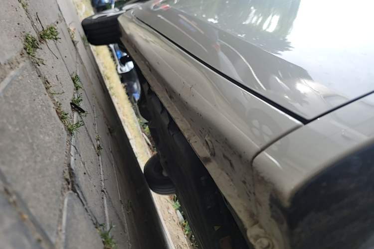 Used Wuling Hongguang MINIEV 2025 Four-Door Version Premium Edition Right Side Sill