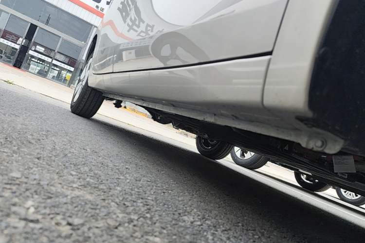 Used Wuling Hongguang MINIEV 2025 Four-Door Version Advanced Edition Right Side Sill