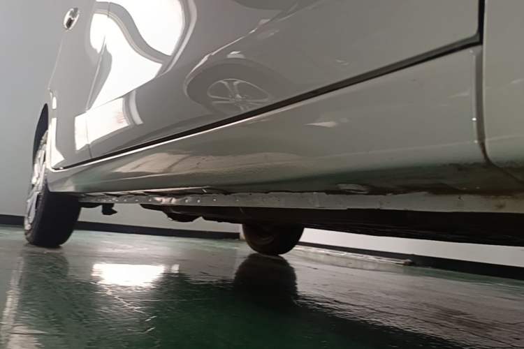 Used Wuling Hongguang MINIEV 2025 Four-Door Version Advanced Edition Right Side Sill